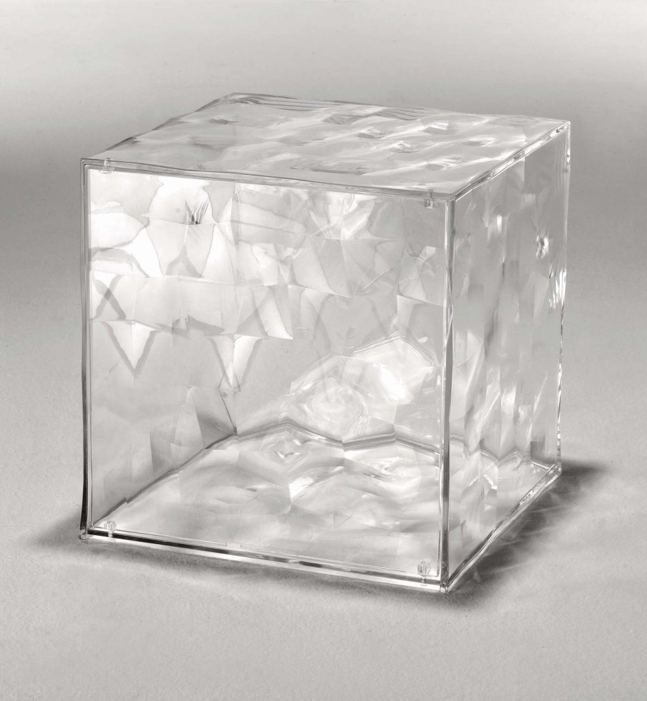 Стеклянный куб