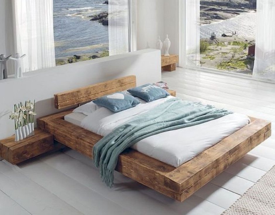 Деревянная кровать