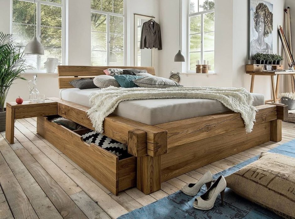 Современная деревянная кровать