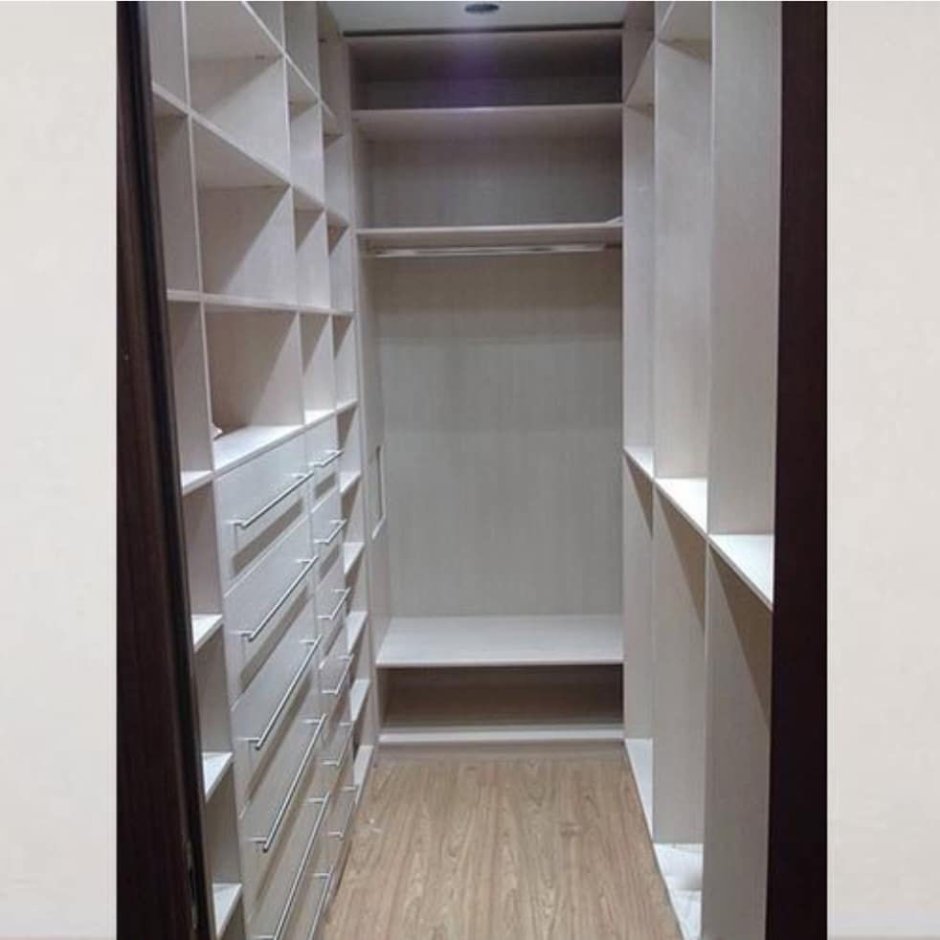 Шкаф в кладовке в хрущевке