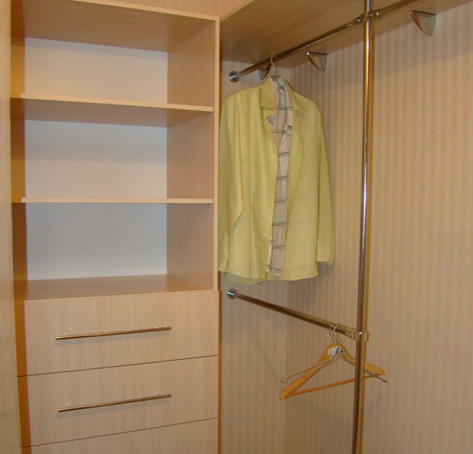 Отделка маленькой кладовки