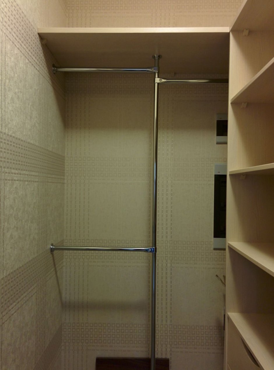 Маленькие дверки в кладовку