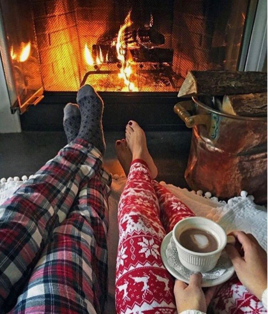 Вечер перед камином
