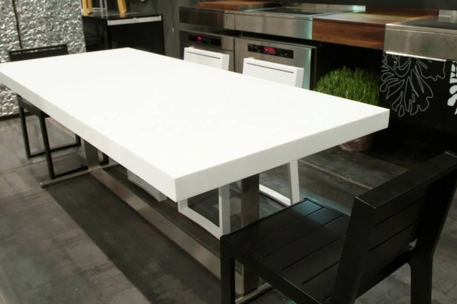 Стол из кварцевого агломерата