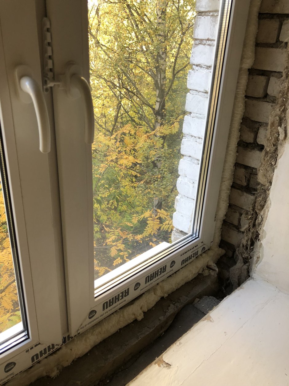 Дверь балконная штульповая Rehau