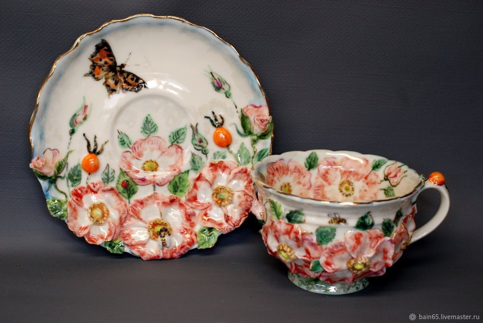 Фарфоровая посуда с лепниной