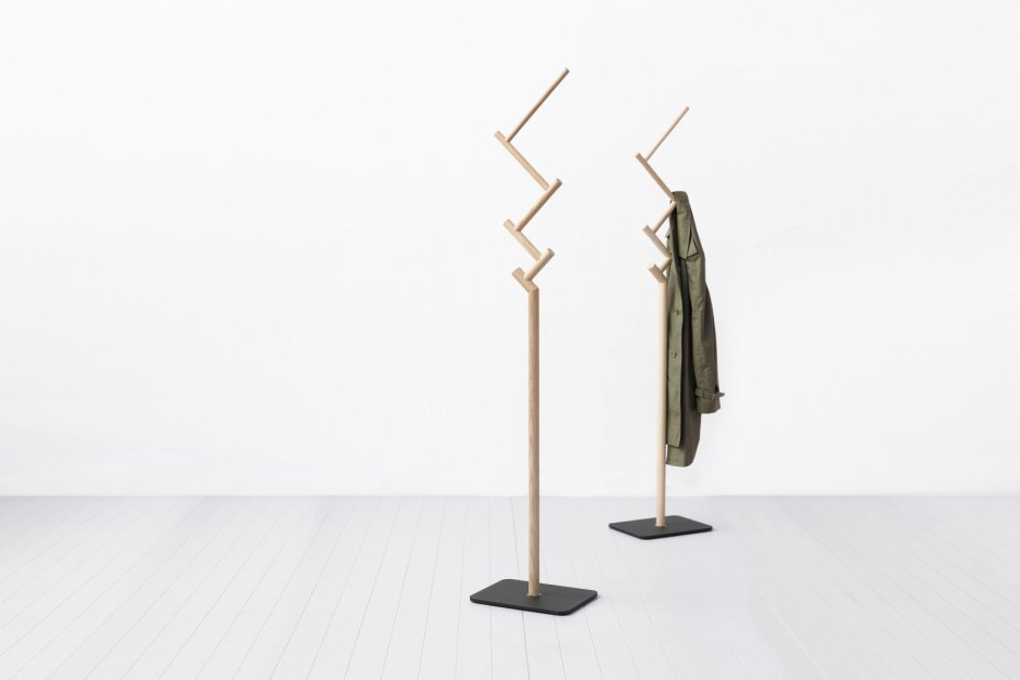 Напольная вешалка для одежды