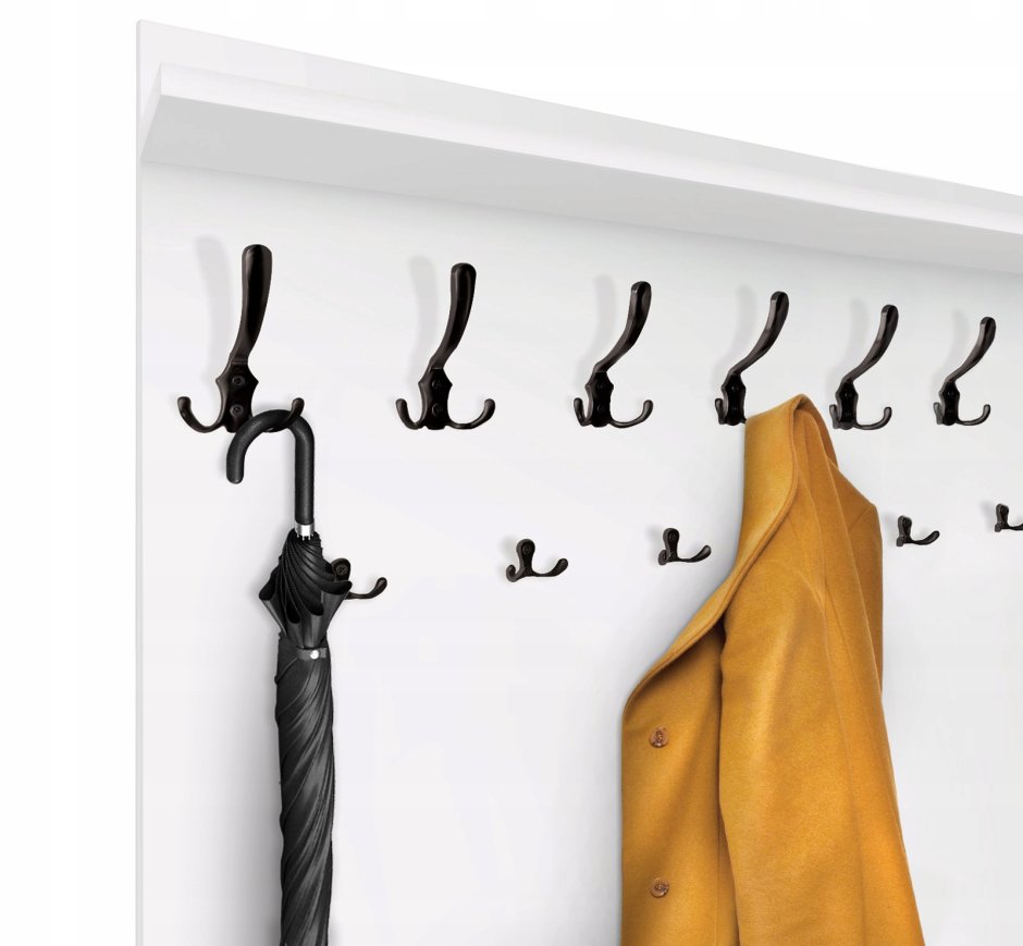 Вешалка для вещей в комнату