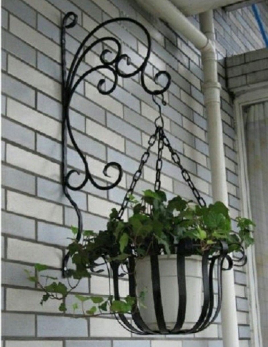 Кашпо кованое подвесное