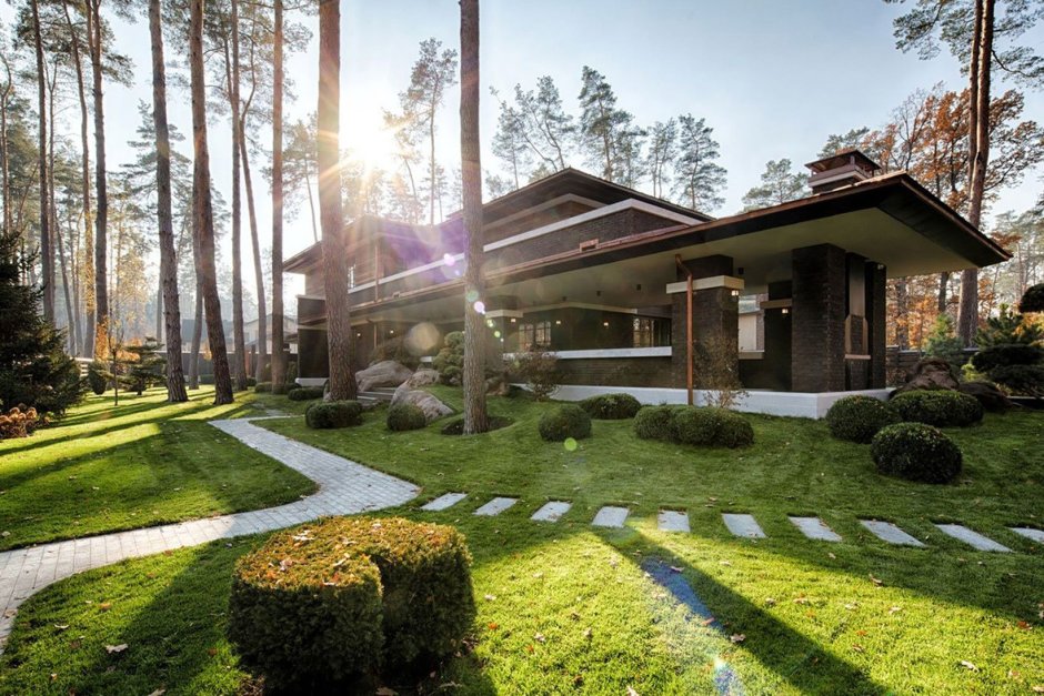 Коттедж с участком