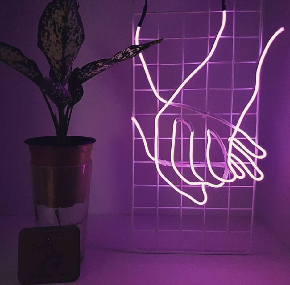 Эстетика неонового фиолетового