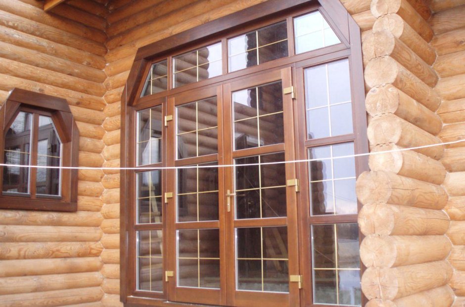 Деревянные окна со шпосом
