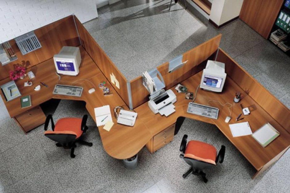 Расположение столов в офисе