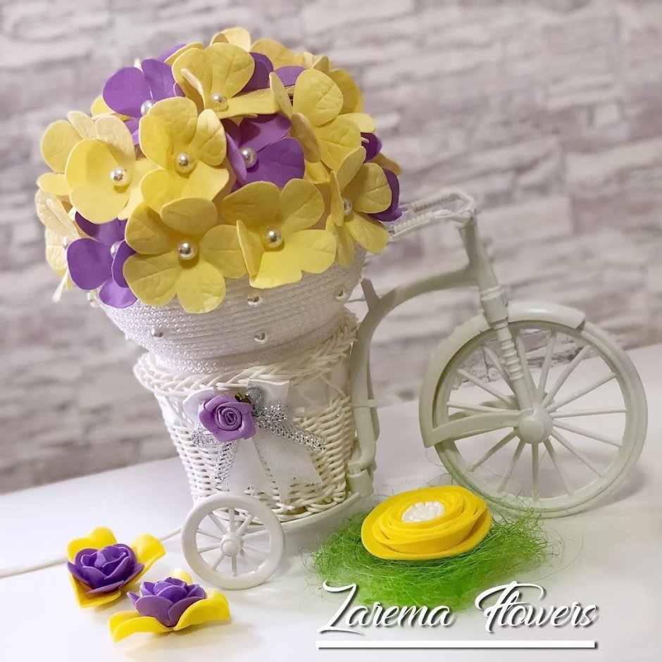 Цветы из фоамирана на велосипеде