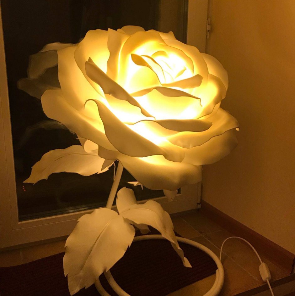 Роза с изолона светильник