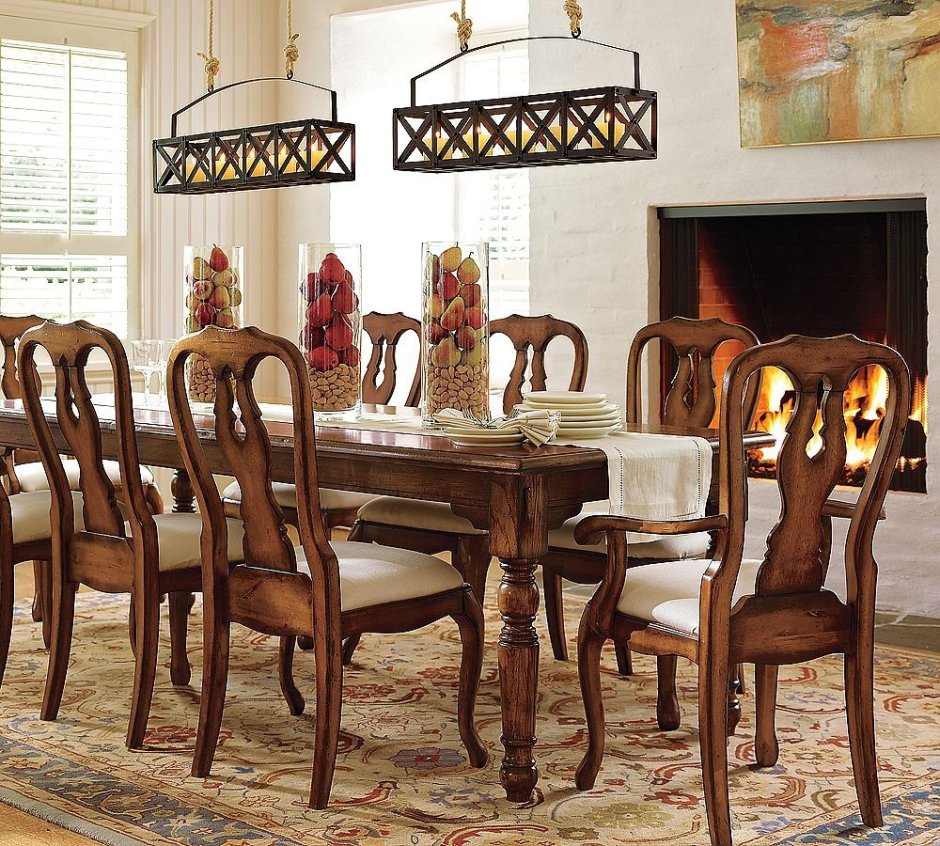 Столы деревянные для столовой и гостиной