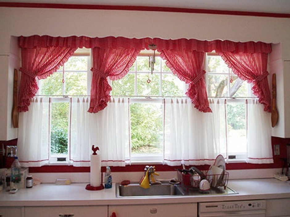 Кухонные шторы до подоконника самые стильные