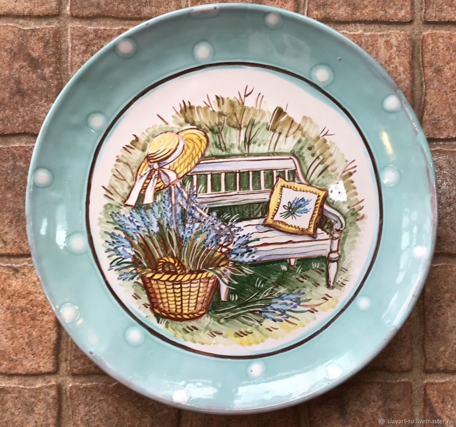 Прованс тарелки на стене