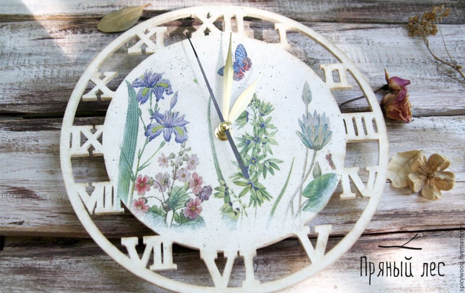 Часы тарелка декупаж с цветами
