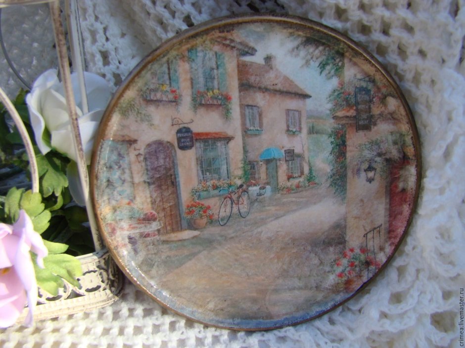 Прованс тарелки на стене