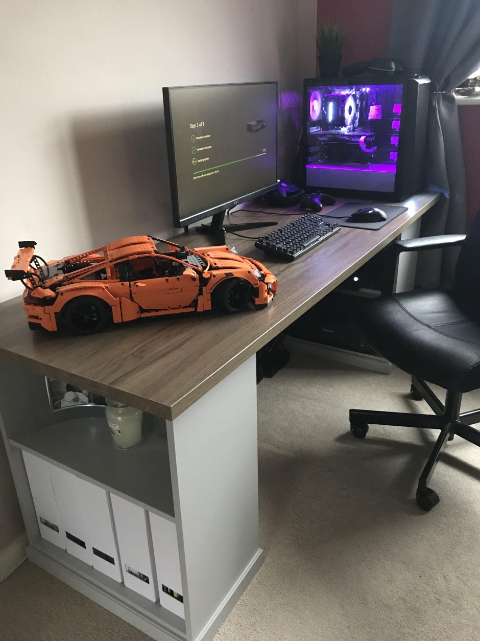 Крутой игровой компьютерный стол
