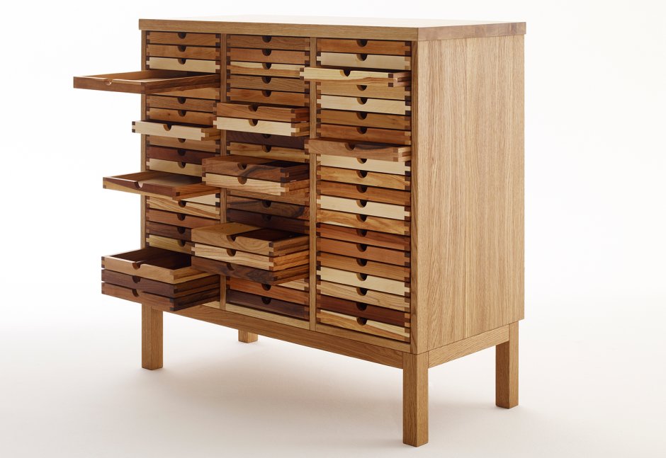 Стеллаж деревянный с выдвижными ящиками