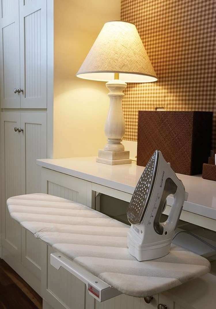 Гладильная доска в интерьере