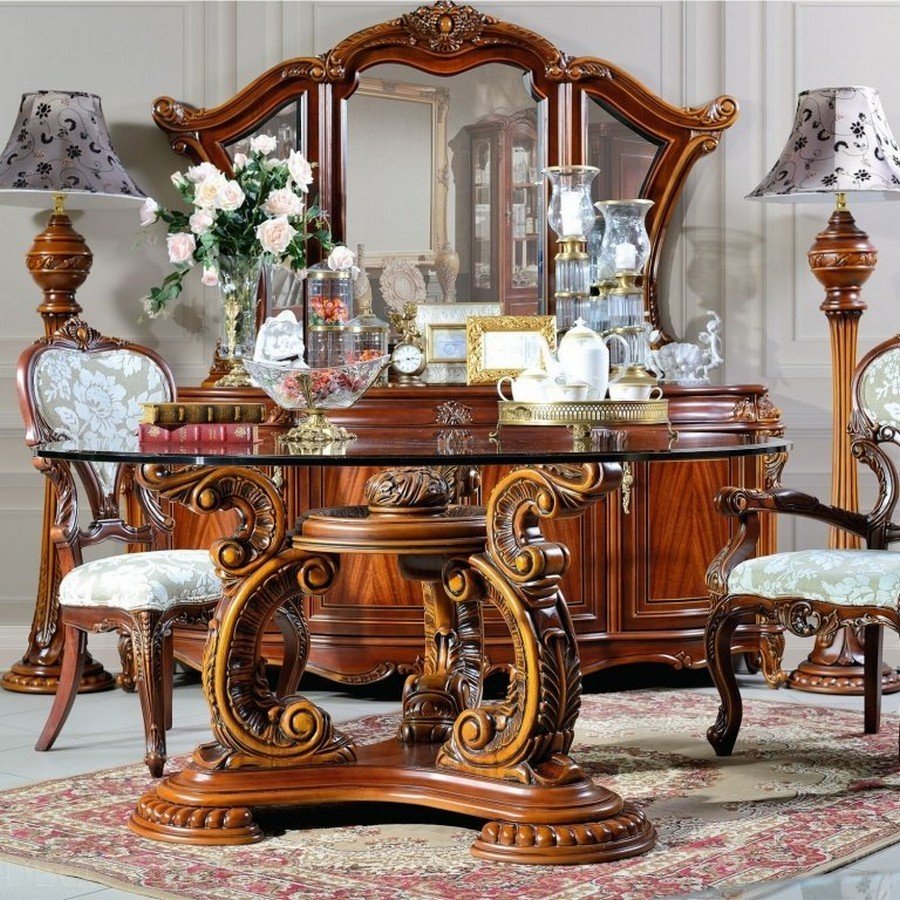 Стол с едой