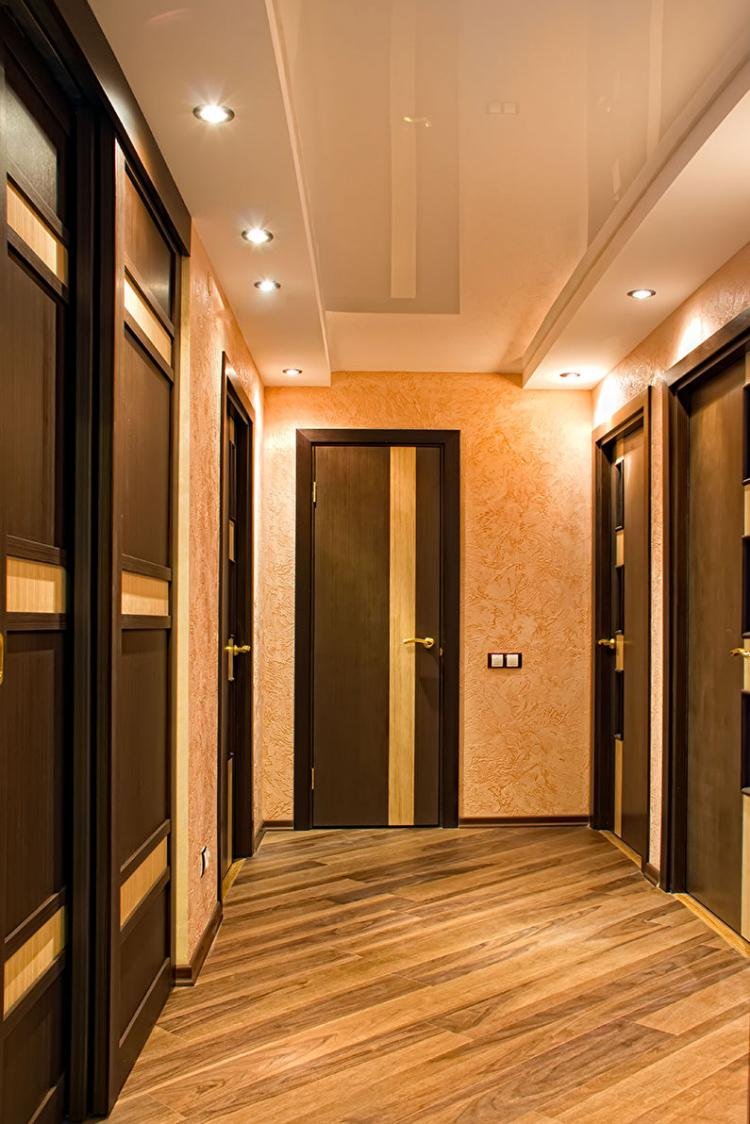 Потолок в коридоре