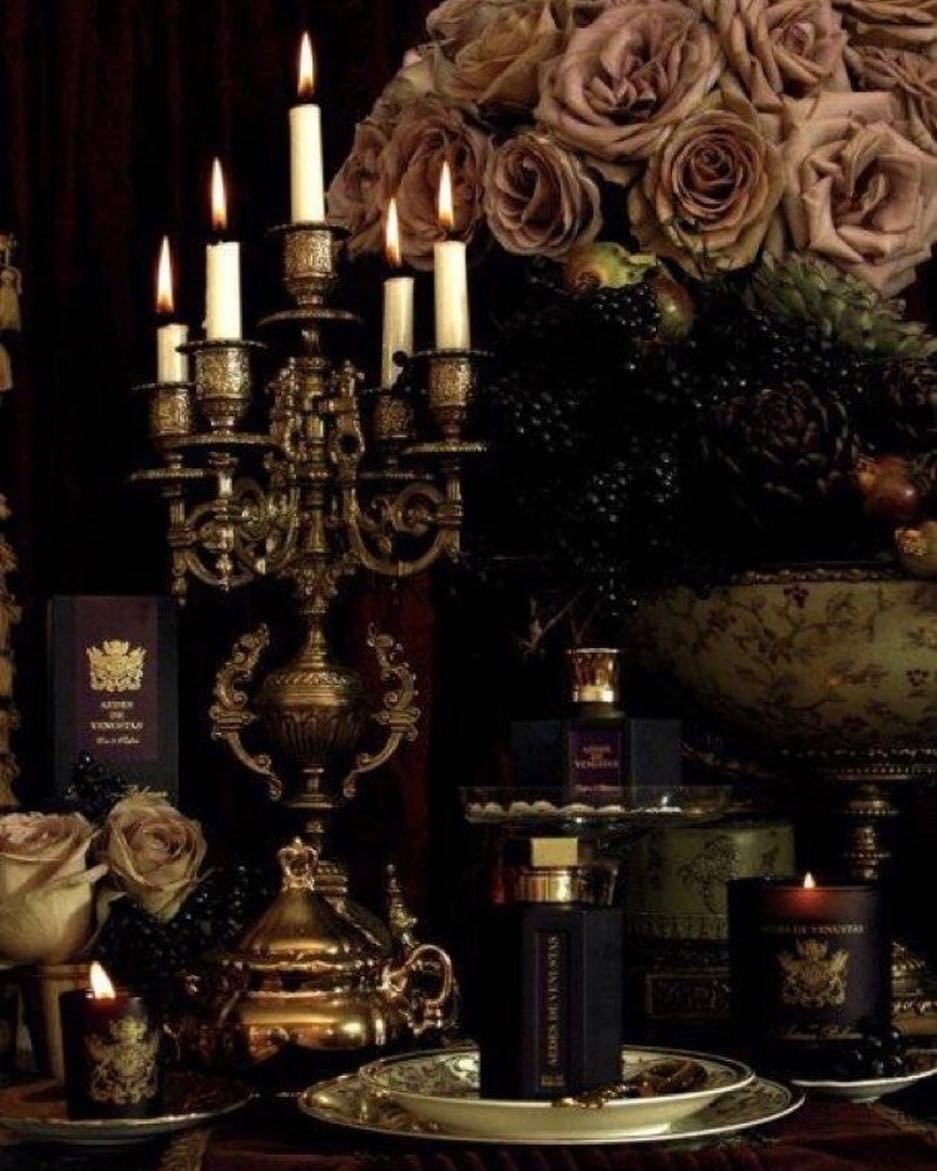 Свеча в подсвечнике