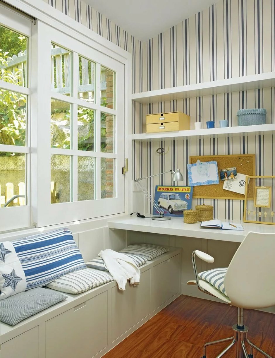 Подоконник скамья в детской