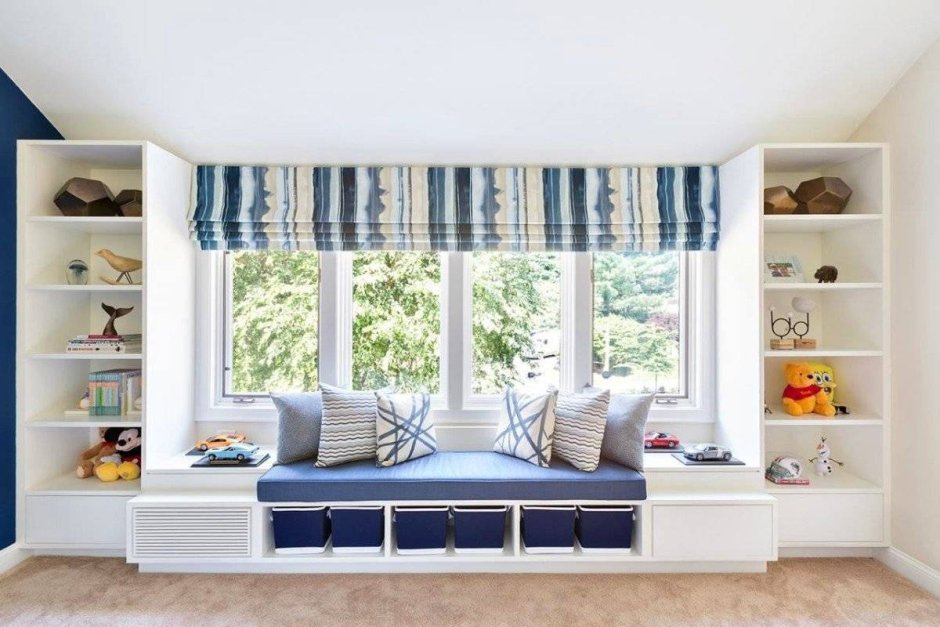 Подоконник диван в детской