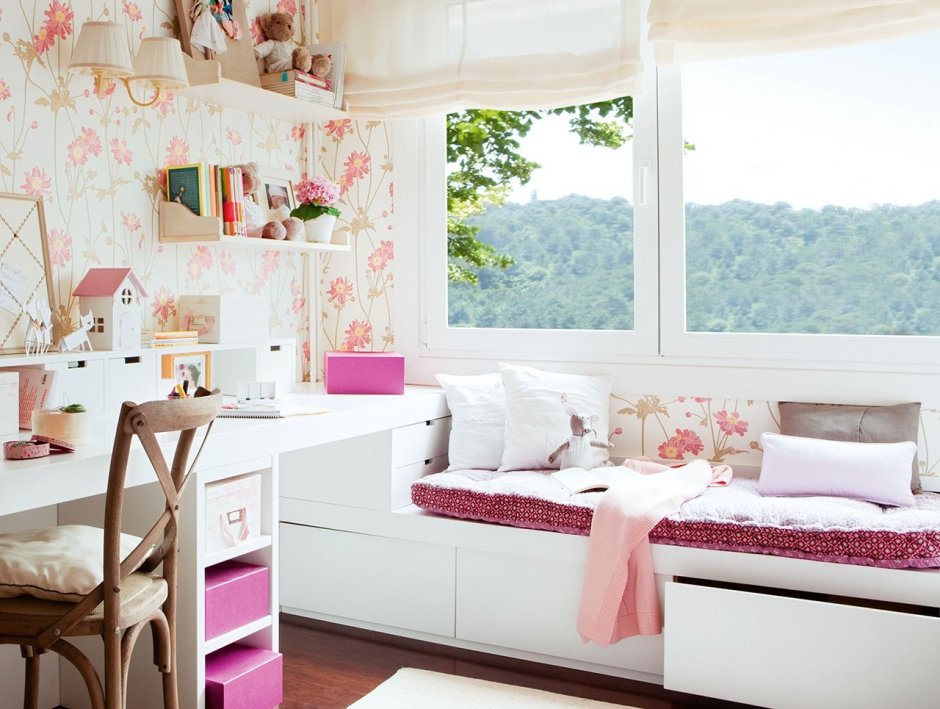 Подоконник диван в детской