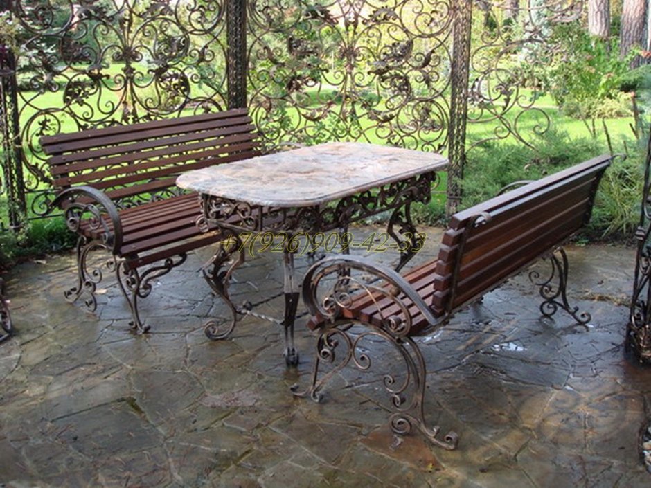 Железный стол для дачи