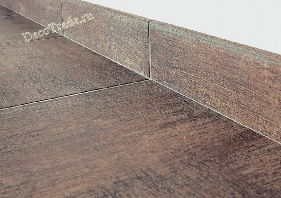 Плинтус керамогранитный 70х300х8