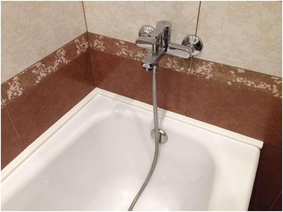 Уголки для ванных стыков