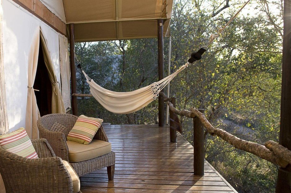 Гамак во дворе