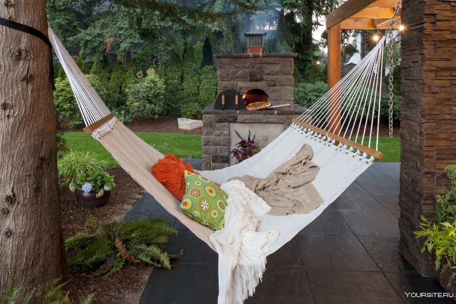 Деревянная подставка под гамак