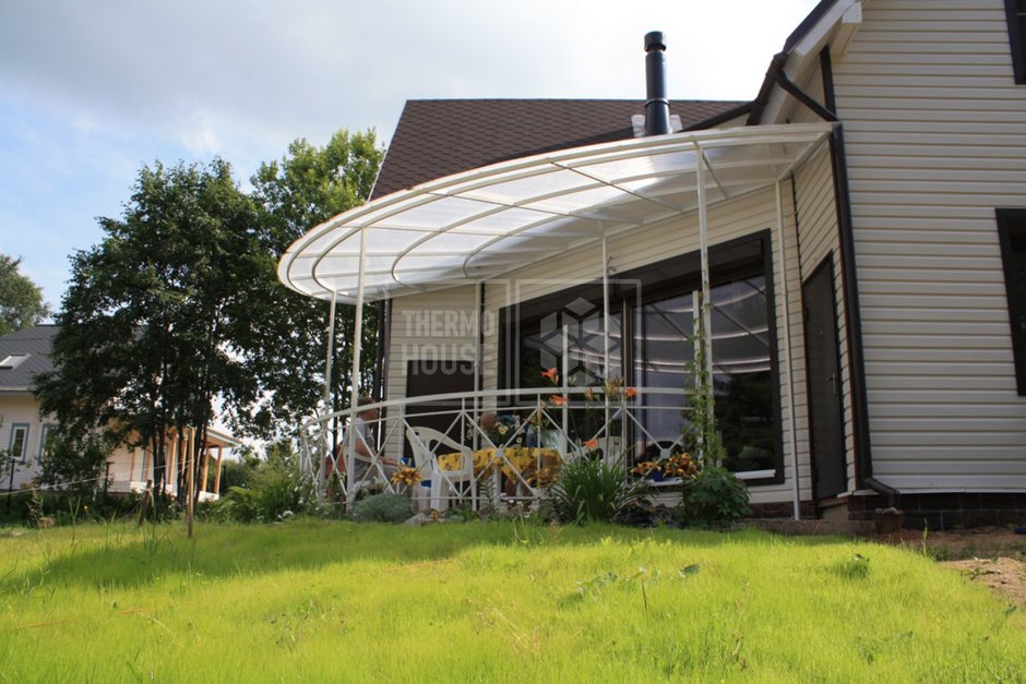 Полукруглая веранда