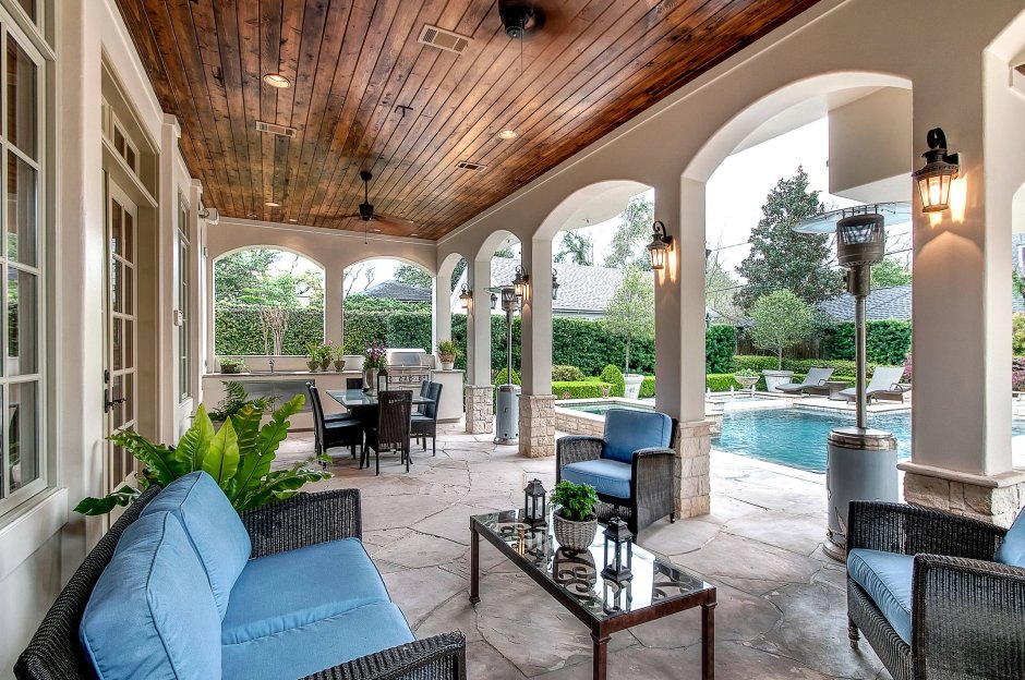 Ступеньки на террасу