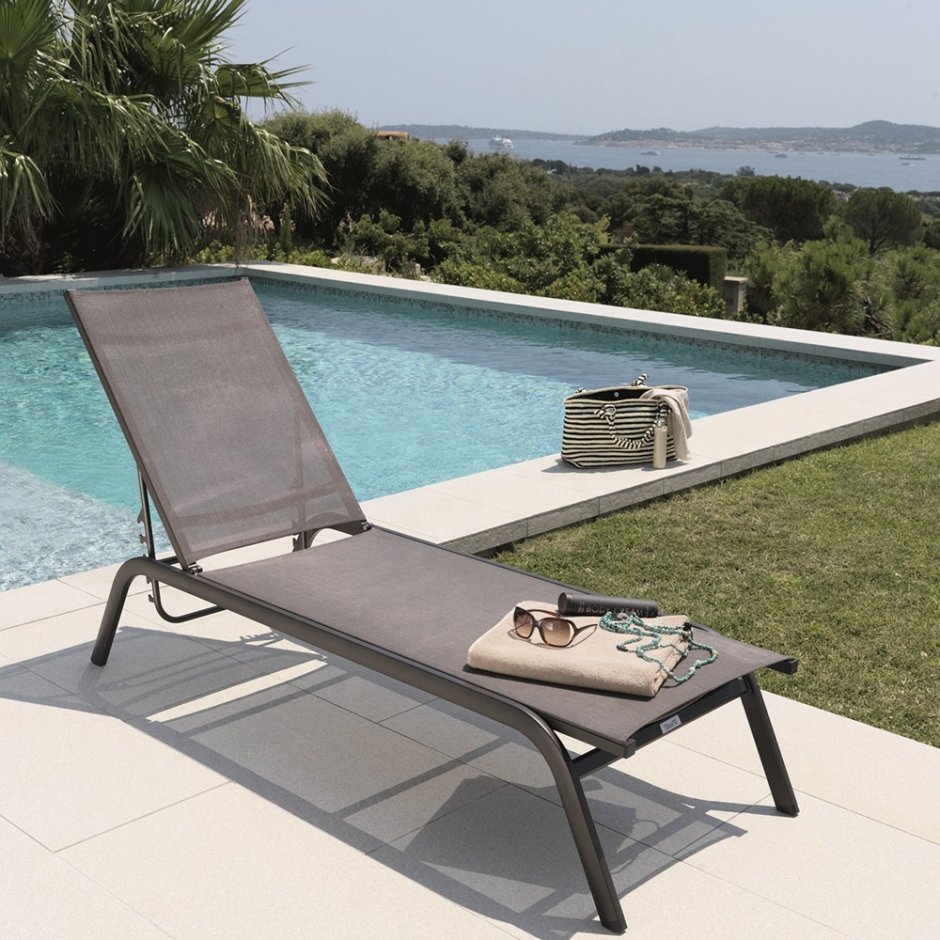 Лежак пляжный