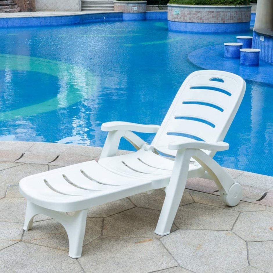 Шезлонг пластиковый