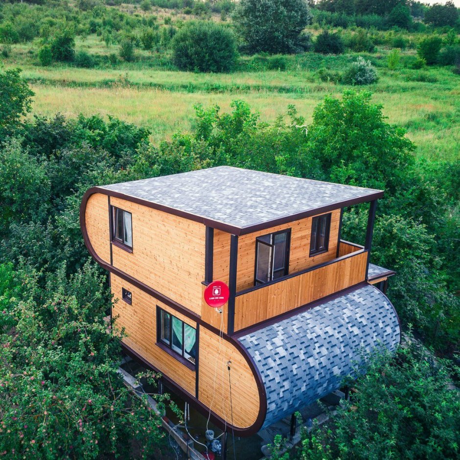 Дом шалаш с крытой верандой