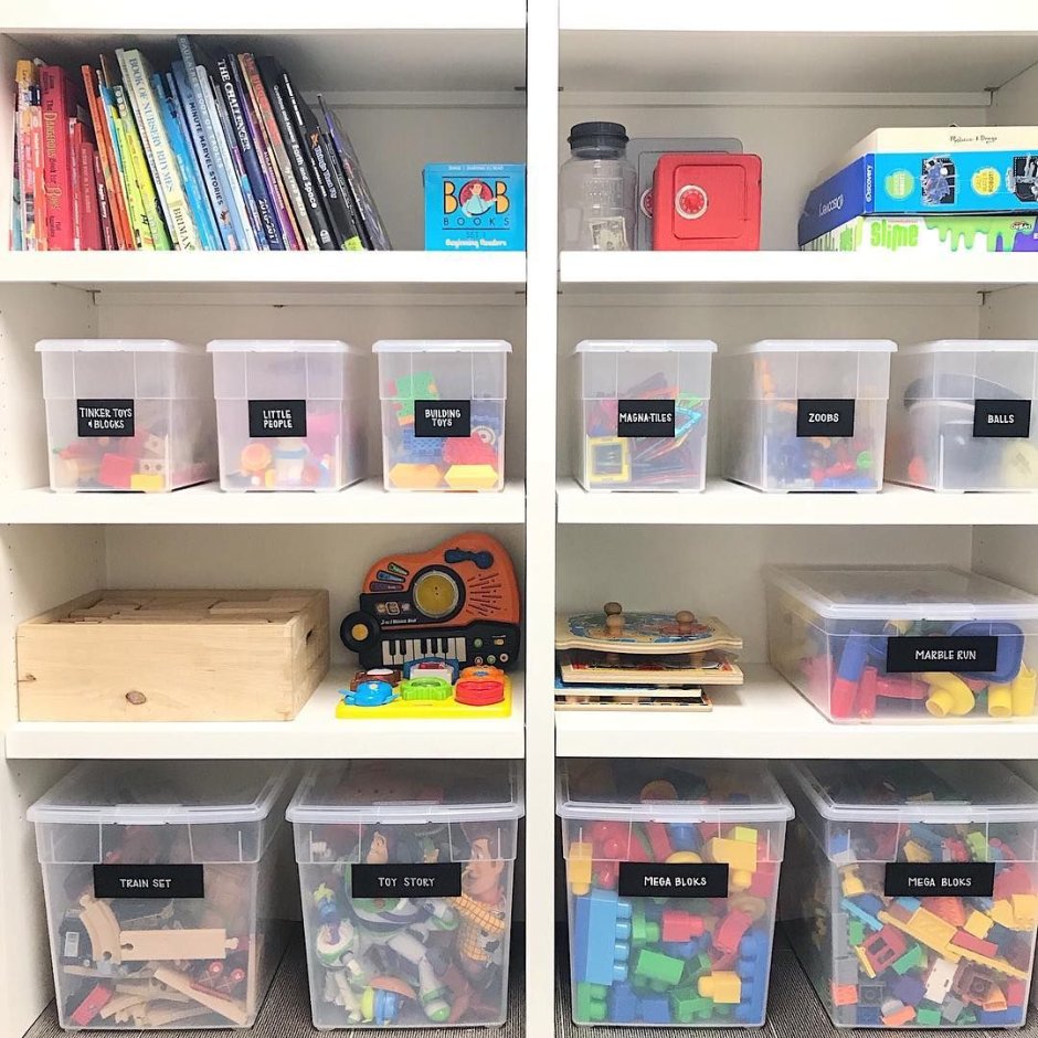 Организация детских игрушек в комнате