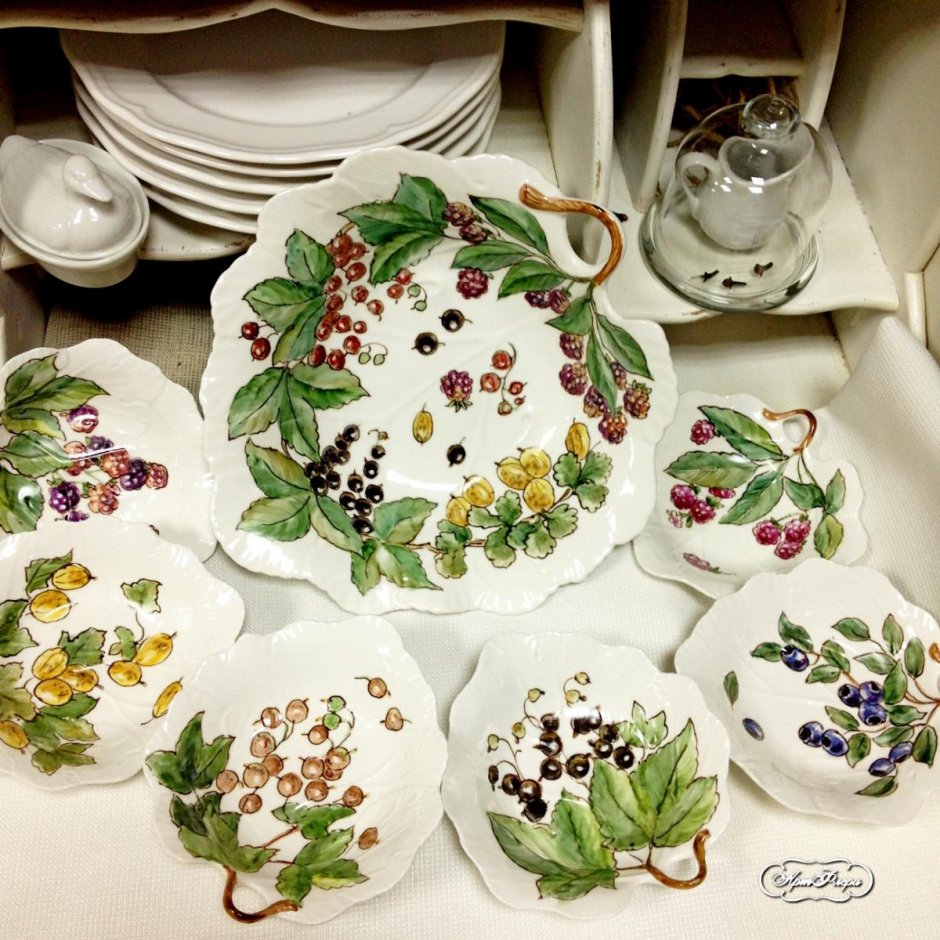 Столовые сервизы фарфор с фруктами