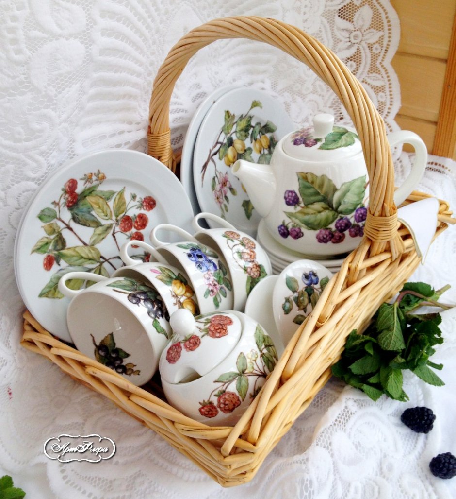 Расписной сервиз