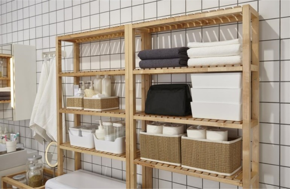Деревянный стеллаж в ванную