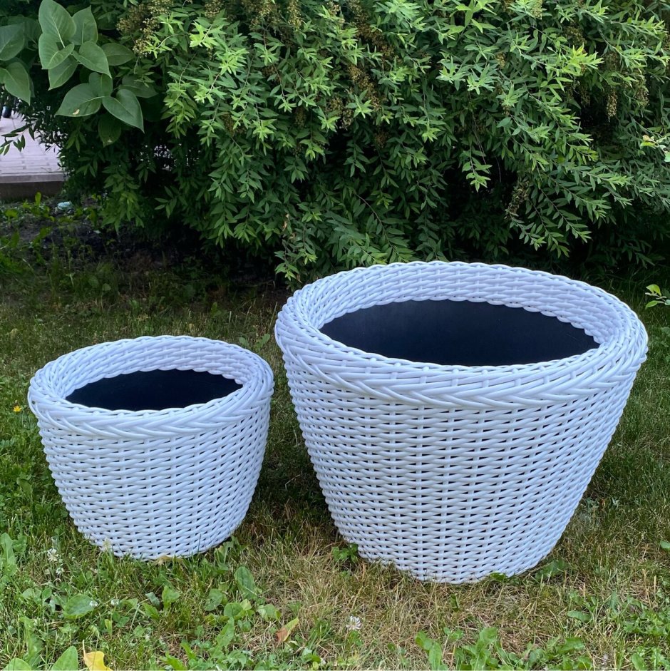 Вазоны уличные из ротанга искусственного