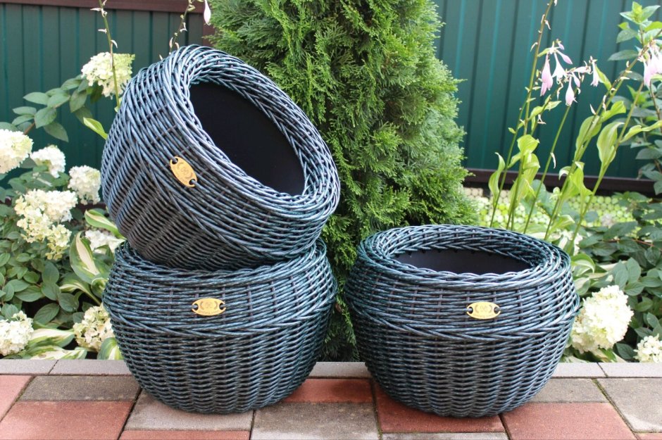 Вазоны из ротанга