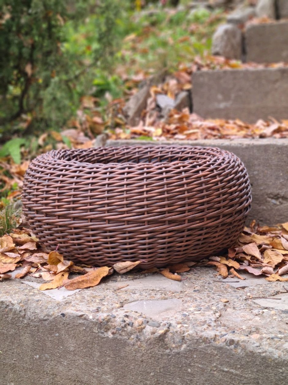 Кашпо из искусственного ротанга своими руками